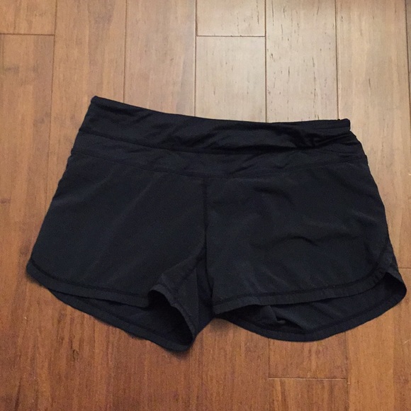 Lululemon Size 6 Running Shorts With 